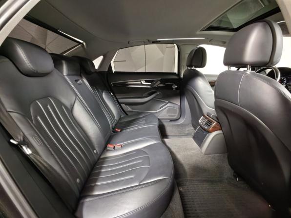 Audi A8 III (D4) Рестайлинг с пробегом 2015 года, цена 1 819 000 рублей, 273097 км, седан, Автокод Объявления