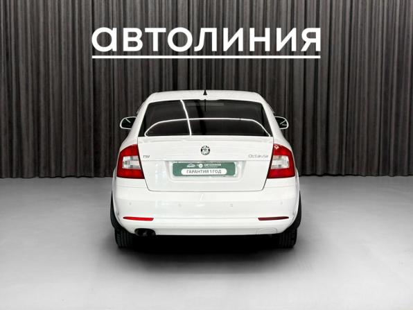 Skoda Octavia II (A5) Рестайлинг с пробегом 2011 года, цена 749 000 рублей, 210978 км, лифтбек, Автокод Объявления