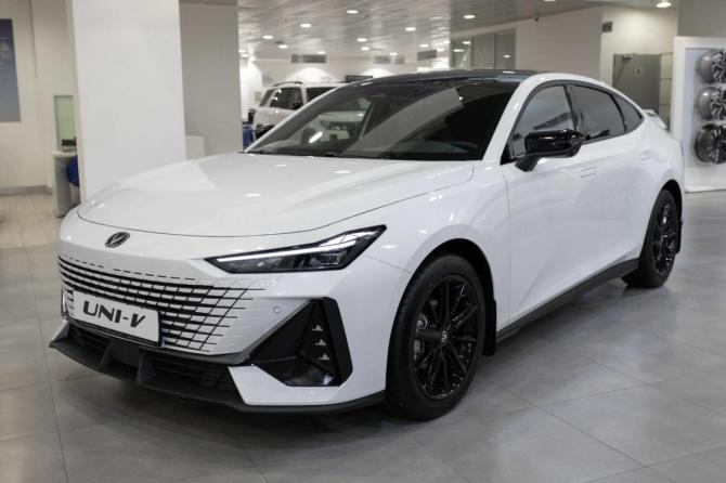Новый Changan UNI-V I 2024 года, цена 3 457 620 рублей, лифтбек, Автокод Объявления