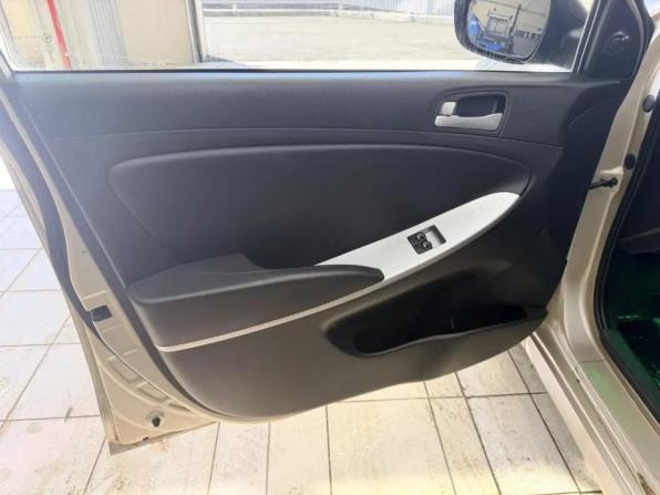Hyundai Solaris I с пробегом 2013 года, цена 730 000 рублей, 130710 км, седан, Автокод Объявления