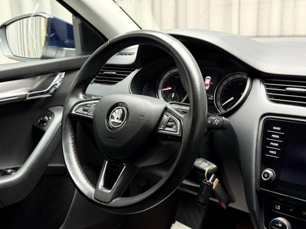 Skoda Octavia III (A7) Рестайлинг с пробегом 2017 года, цена 2 049 000 рублей, 88118 км, лифтбек, Автокод Объявления