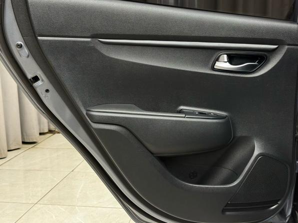 Kia Rio IV с пробегом 2018 года, цена 1 399 000 рублей, 94300 км, седан, Автокод Объявления