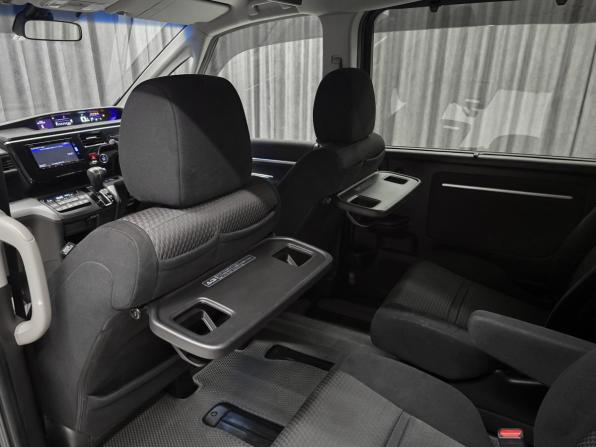 Honda Stepwgn V с пробегом 2016 года, цена 1 745 000 рублей, 140000 км, минивэн, Автокод Объявления