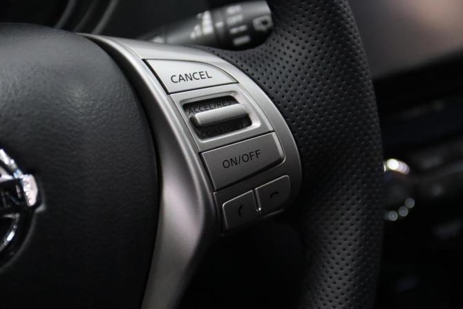 Nissan Qashqai II с пробегом 2015 года, цена 1 095 950 рублей, 174762 км, внедорожник, Автокод Объявления