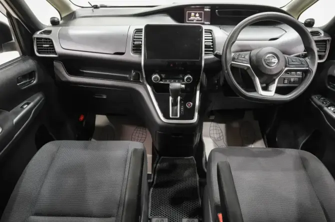 Nissan Serena V (C27) с пробегом 2016 года, цена 1 619 000 рублей, 215000 км, минивэн, Автокод Объявления
