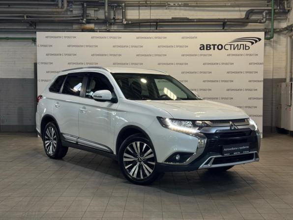 Mitsubishi Outlander III Рестайлинг 3 с пробегом 2019 года, цена 1 899 000 рублей, 126000 км, внедорожник, Автокод Объявления