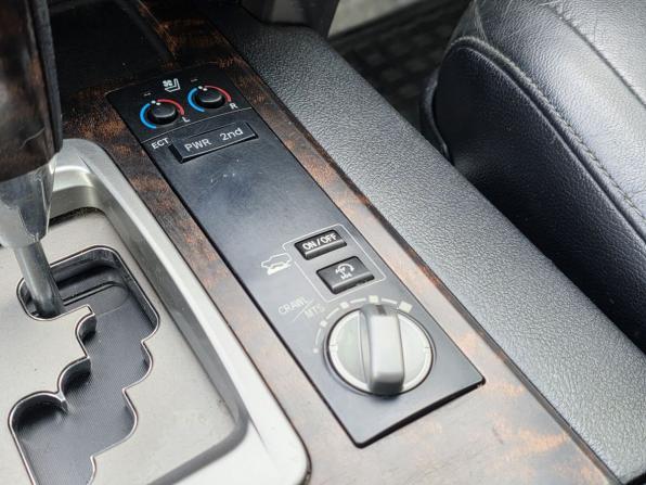 Toyota Land Cruiser 200 Series Рестайлинг 1 с пробегом 2012 года, цена 3 300 000 рублей, 270890 км, внедорожник, Автокод Объявления