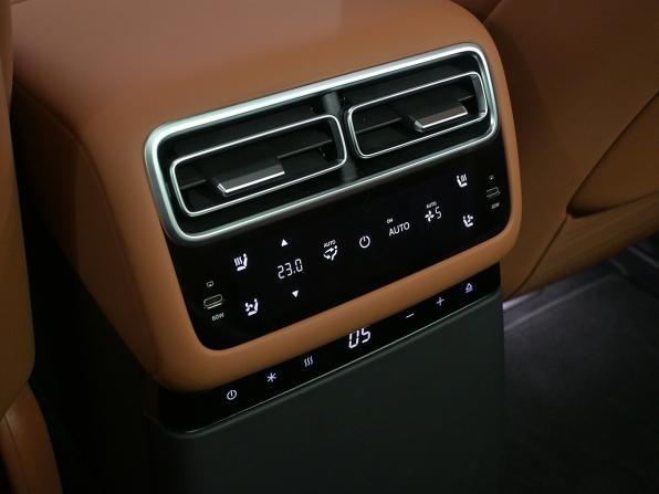 Li Auto (Lixiang) L7 I Рестайлинг с пробегом 2024 года, цена 6 735 000 рублей, 39100 км, внедорожник, Автокод Объявления
