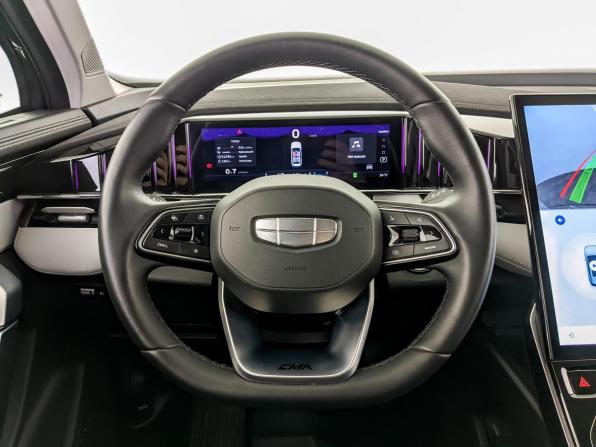 Geely Atlas II с пробегом 2024 года, цена 2 850 000 рублей, 31300 км, внедорожник, Автокод Объявления