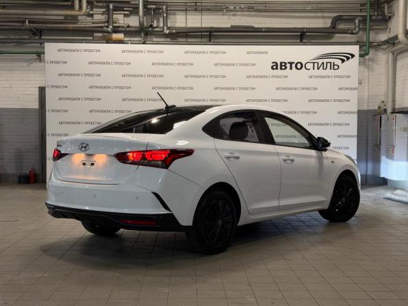Hyundai Solaris II Рестайлинг с пробегом 2022 года, цена 1 399 000 рублей, 71500 км, седан, Автокод Объявления