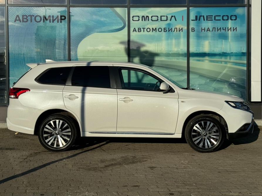 Mitsubishi Outlander III Рестайлинг 3 Архангельск  - изображение 4