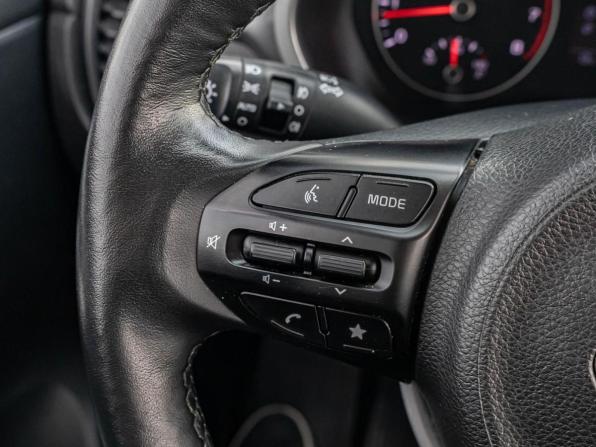 Kia Rio IV Рестайлинг с пробегом 2021 года, цена 1 649 030 рублей, 120042 км, седан, Автокод Объявления