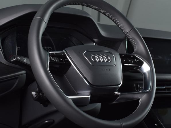 Audi Q6 с пробегом 2026 года, цена 6 606 995 рублей, 34 км, внедорожник, Автокод Объявления