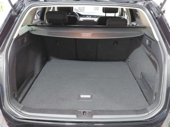 Volkswagen Passat B8 с пробегом 2018 года, цена 1 600 000 рублей, 261459 км, универсал, Автокод Объявления