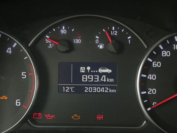 Kia Carens III (RP) с пробегом 2016 года, цена 1 453 000 рублей, 203030 км, компактвэн, Автокод Объявления