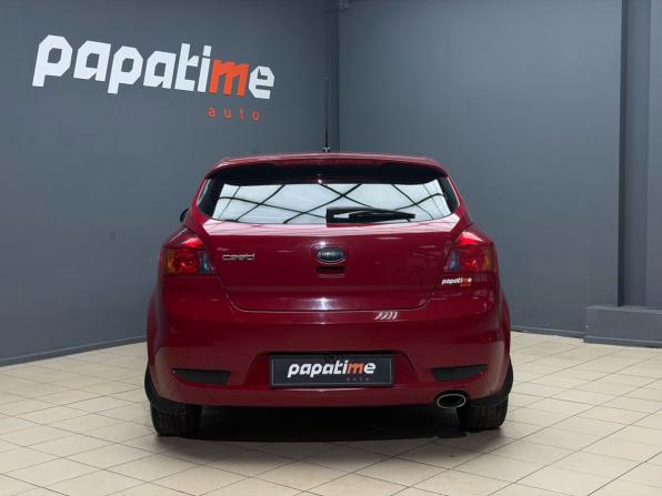 Kia Ceed I с пробегом 2008 года, цена 489 000 рублей, 242000 км, хэтчбек, Автокод Объявления