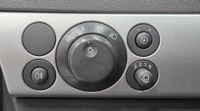 Opel Astra H Рестайлинг с пробегом 2011 года, цена 570 000 рублей, 245265 км, седан, Автокод Объявления