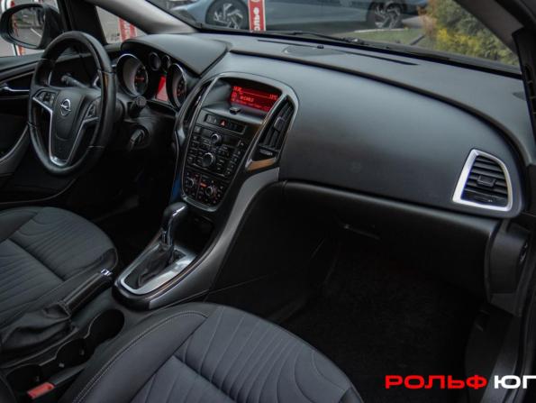 Opel Astra J Рестайлинг с пробегом 2013 года, цена 748 000 рублей, 178313 км, хэтчбек, Автокод Объявления