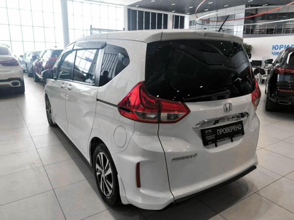 Honda Freed II с пробегом 2019 года, цена 1 450 000 рублей, 217061 км, компактвэн, Автокод Объявления