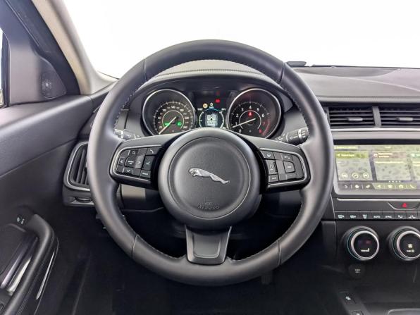 Jaguar E-Pace I с пробегом 2018 года, цена 2 740 000 рублей, 90110 км, внедорожник, Автокод Объявления