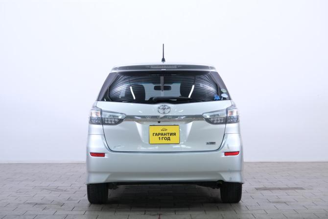 Toyota Wish II Рестайлинг с пробегом 2014 года, цена 1 719 000 рублей, 125000 км, минивэн, Автокод Объявления
