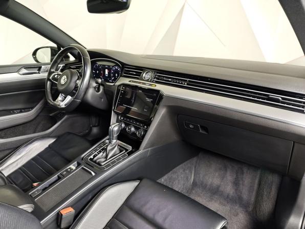 Volkswagen Passat B8 с пробегом 2017 года, цена 2 243 000 рублей, 262355 км, универсал, Автокод Объявления