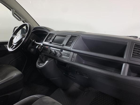 Volkswagen Caravelle T6 с пробегом 2018 года, цена 2 895 000 рублей, 251872 км, минивэн, Автокод Объявления