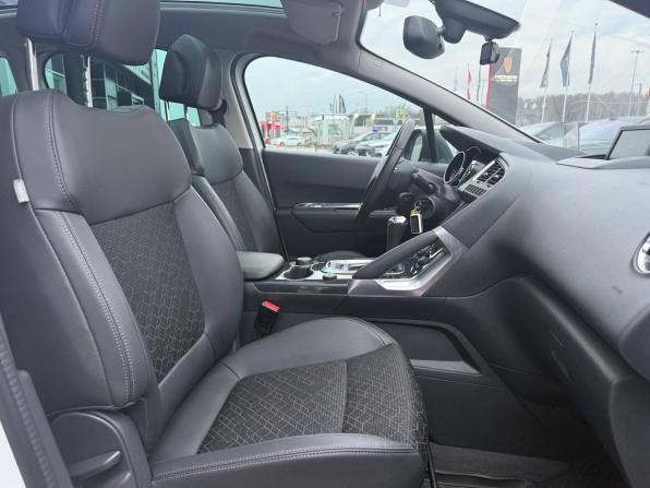 Peugeot 3008 I Рестайлинг с пробегом 2016 года, цена 925 000 рублей, 175000 км, внедорожник, Автокод Объявления