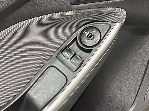 Ford Focus III с пробегом 2014 года, цена 695 000 рублей, 181848 км, хэтчбек, Автокод Объявления