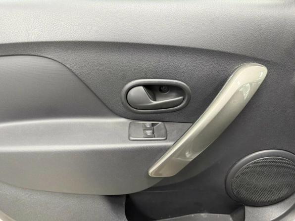 Renault Logan II Рестайлинг с пробегом 2021 года, цена 1 289 000 рублей, 60317 км, седан, Автокод Объявления