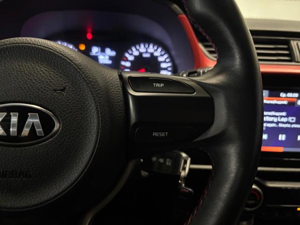 Kia Rio IV Рестайлинг с пробегом 2020 года, цена 1 399 000 рублей, 137000 км, седан, Автокод Объявления