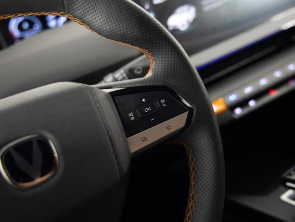 Changan UNI-V I с пробегом 2024 года, цена 2 399 000 рублей, 44200 км, лифтбек, Автокод Объявления