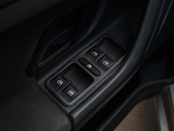 Skoda Fabia II Рестайлинг с пробегом 2012 года, цена 900 000 рублей, 83315 км, хэтчбек, Автокод Объявления