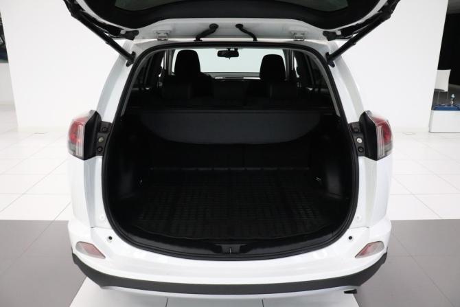 Toyota RAV4 IV (XA40) Рестайлинг с пробегом 2016 года, цена 2 342 000 рублей, 102561 км, внедорожник, Автокод Объявления