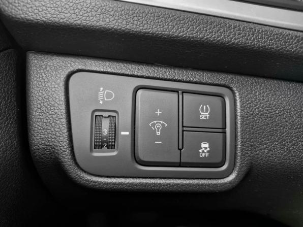 Hyundai Solaris II с пробегом 2017 года, цена 1 345 000 рублей, 122511 км, седан, Автокод Объявления