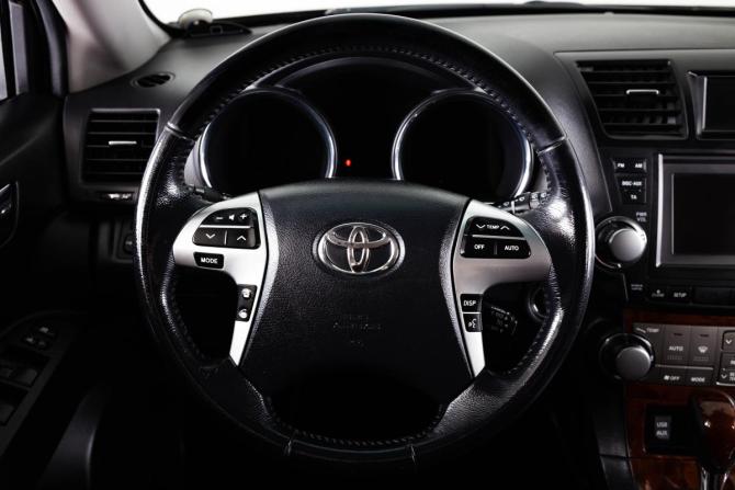Toyota Highlander II (XU40) Рестайлинг с пробегом 2010 года, цена 1 949 000 рублей, 163181 км, внедорожник, Автокод Объявления