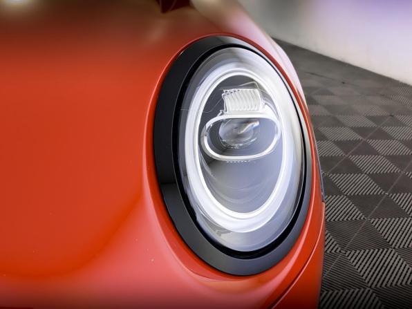 Mini Hatch III (F55/F56) Рестайлинг с пробегом 2021 года, цена 2 640 000 рублей, 57123 км, хэтчбек, Автокод Объявления