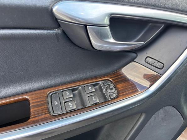 Volvo XC60 I Рестайлинг с пробегом 2014 года, цена 1 360 000 рублей, 332000 км, внедорожник, Автокод Объявления