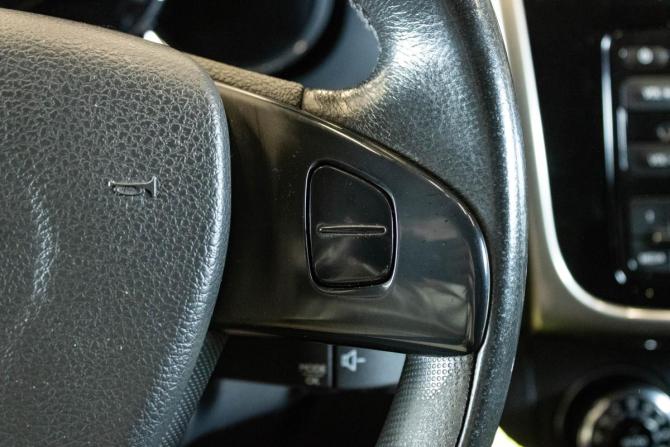 Renault Sandero II с пробегом 2017 года, цена 1 049 000 рублей, 135013 км, хэтчбек, Автокод Объявления