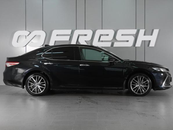 Toyota Camry VIII (XV70) Рестайлинг с пробегом 2023 года, цена 3 389 000 рублей, 58469 км, седан, Автокод Объявления