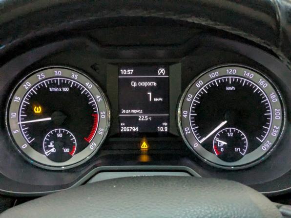 Skoda Octavia III (A7) Рестайлинг с пробегом 2017 года, цена 1 415 000 рублей, 206189 км, универсал, Автокод Объявления