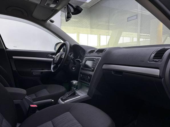 Skoda Octavia II (A5) Рестайлинг с пробегом 2012 года, цена 1 260 000 рублей, 49065 км, лифтбек, Автокод Объявления