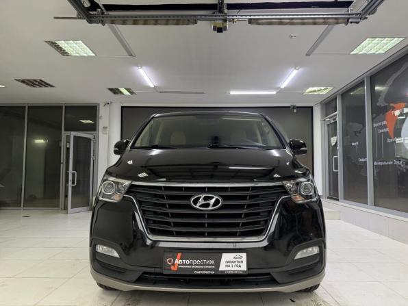 Hyundai H-1 II Рестайлинг 2 с пробегом 2019 года, цена 3 300 000 рублей, 90000 км, минивэн, Автокод Объявления