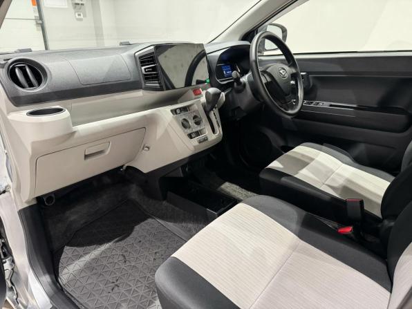 Daihatsu Mira e:S II с пробегом 2021 года, цена 832 602 рубля, 83593 км, хэтчбек, Автокод Объявления