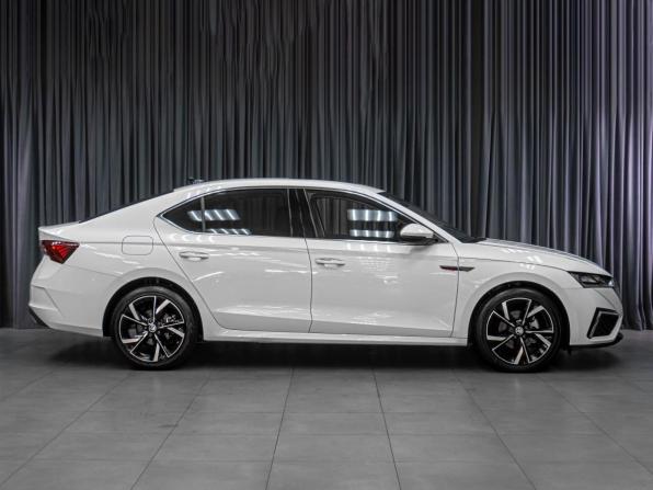 Skoda Octavia IV (A8) с пробегом 2022 года, цена 2 449 000 рублей, 66393 км, лифтбек, Автокод Объявления