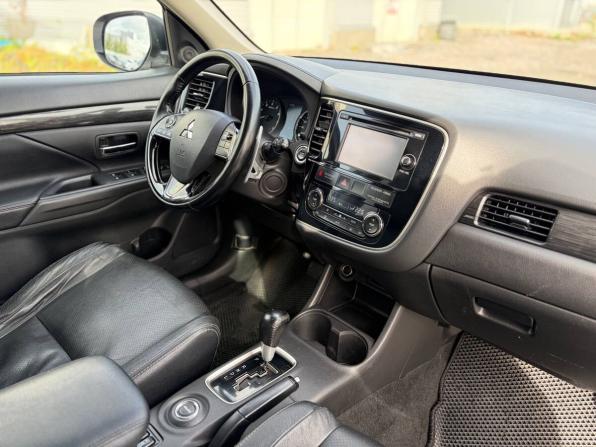 Mitsubishi Outlander III Рестайлинг 2 с пробегом 2015 года, цена 1 295 000 рублей, 275000 км, внедорожник, Автокод Объявления