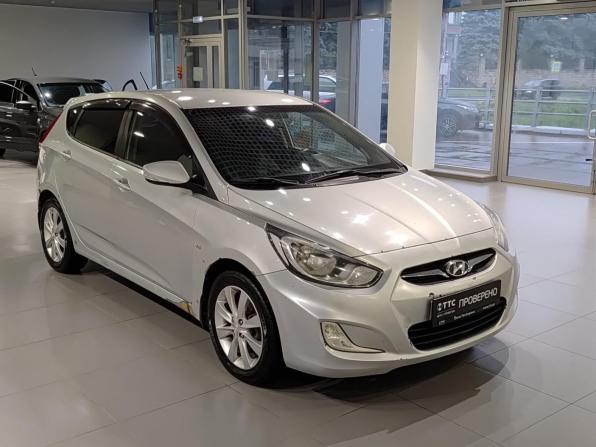 Hyundai Solaris I с пробегом 2012 года, цена 664 000 рублей, 176159 км, хэтчбек, Автокод Объявления