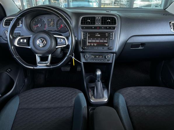 Volkswagen Polo V Рестайлинг с пробегом 2019 года, цена 1 099 000 рублей, 118810 км, седан, Автокод Объявления