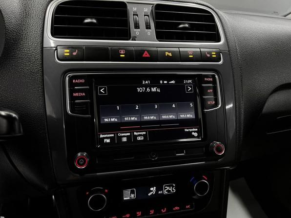 Volkswagen Polo V Рестайлинг с пробегом 2018 года, цена 1 145 000 рублей, 145275 км, седан, Автокод Объявления