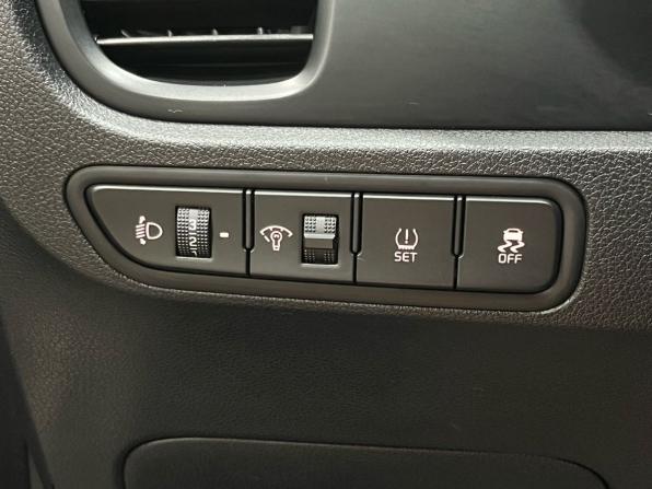 Kia Rio IV с пробегом 2018 года, цена 1 050 000 рублей, 90410 км, седан, Автокод Объявления